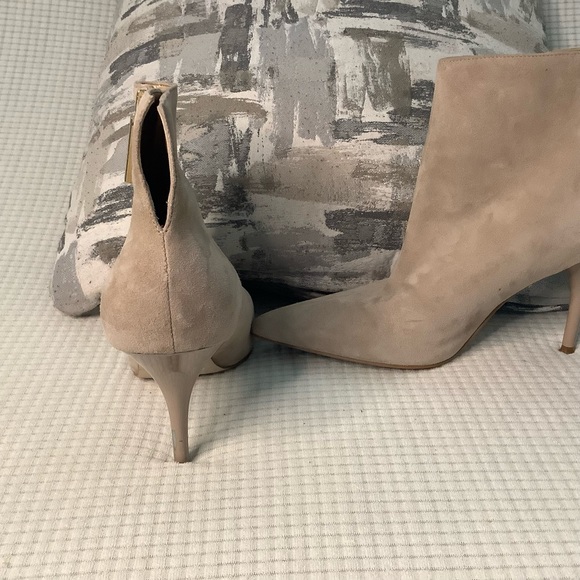 Marc Fisher MLFAYE leather upper boots, size  7.5, tan color - Picture 4 of 8